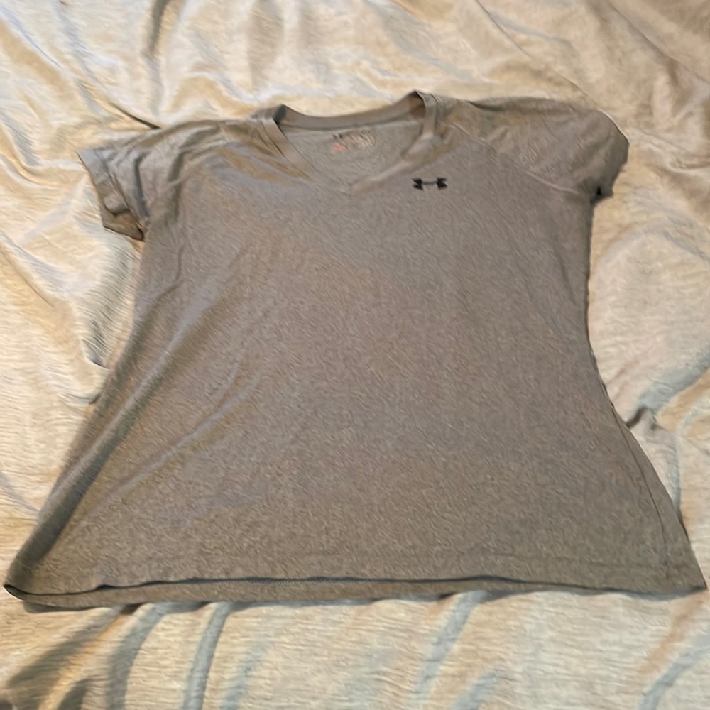 Under armour small tshirt